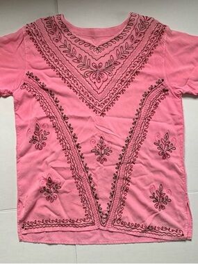 💕Embroidered Pink V-Neck Short Sleeve Women’s Tunic Top made in Thailand Sz. L